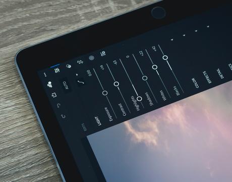Voorbeeld Hoe wij de workflow van een sportfotografiebedrijf dramatisch hebben verbeterd met AI en automatisering