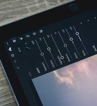 Voorbeeld Hoe wij de workflow van een sportfotografiebedrijf dramatisch hebben verbeterd met AI en automatisering